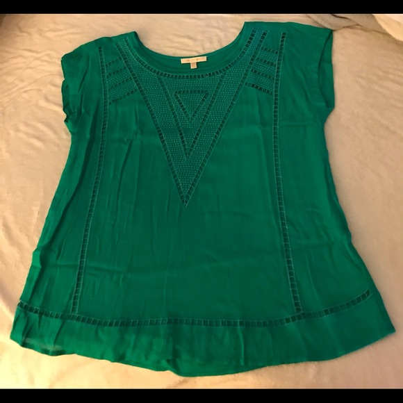 Bright green shirt - Picture 4 of 4